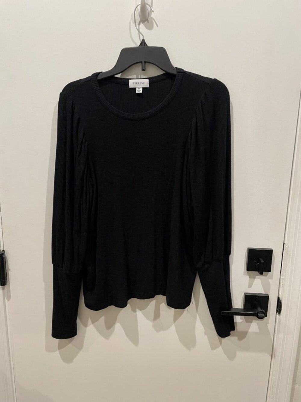 Evereve black ribbed puff sleeve lightweight Sweater or top - Size Medium